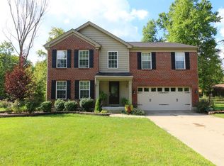 15 Woodlands Dr, Amelia, OH 45102