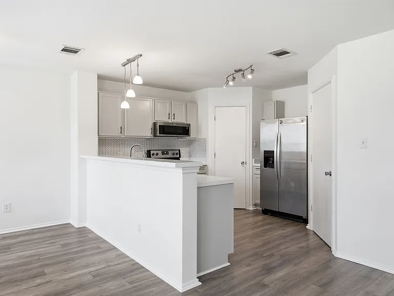 209 Rinehardt St — Photo 9