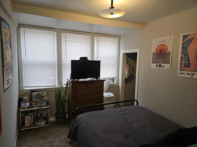 1025 E Washington St #2 — Photo 8