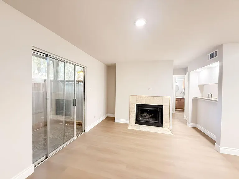 3204 Menchaca Rd #601 — Photo 2