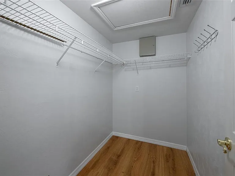 350 NW 50th Blvd #350 — Photo 18