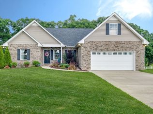 1133 Highlake Dr, Dickson, TN 37055