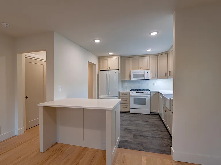 405 Presidential Ln #3 — Photo 7