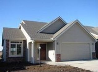 4749 Larkspur Cir, Lawrence, KS 66047