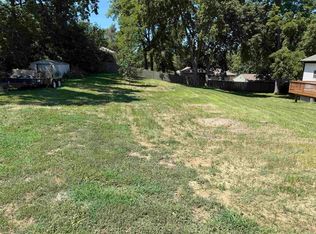 S Cleveland St, Sioux City, IA 51106