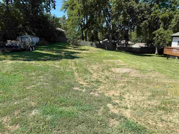S Cleveland St, Sioux City, IA 51106