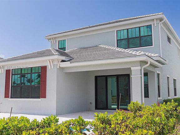 3rd image of 217 SE Fascino Cir