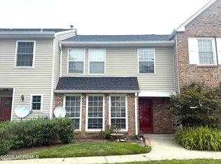 523 Manchester Pl, Morganville, NJ 07751