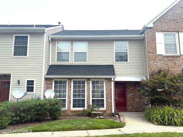 523 Manchester Pl