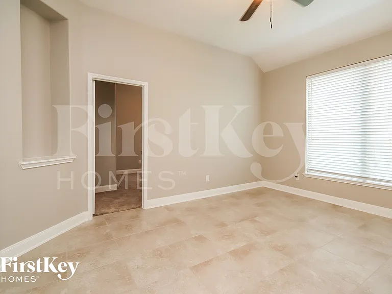 8723 Jonquil Dr — Photo 11
