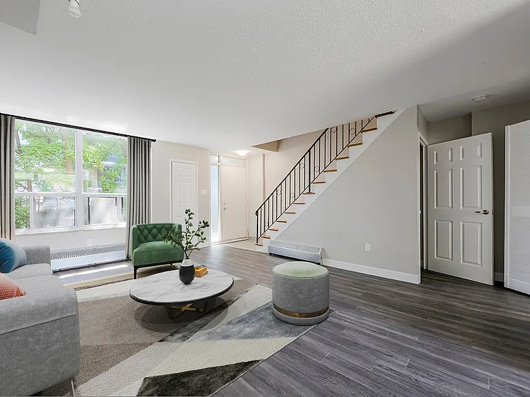33 Eastmount Ave — Photo 16