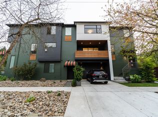 1874 SE Woodward St, Portland, OR 97202