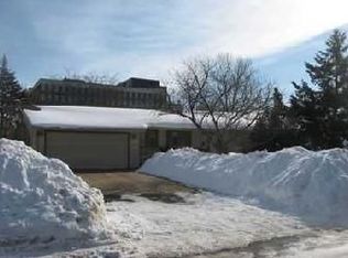 6805 Southdale Rd, Edina, MN 55435