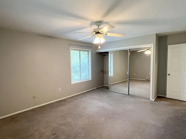 115 Amberly Dr #H — Photo 12