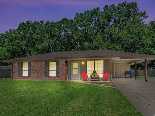 12477 Camelia Rd, Saint Amant, LA 70774