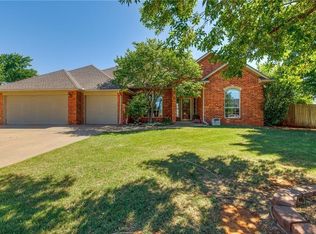 901 Baffy Ct, Edmond, OK 73025