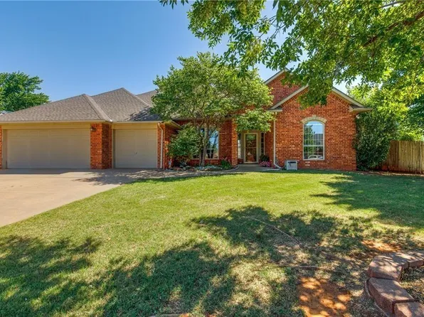 901 Baffy Ct, Edmond, OK 73025