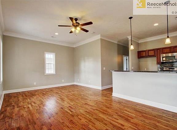 3rd image of 604 S 1st St