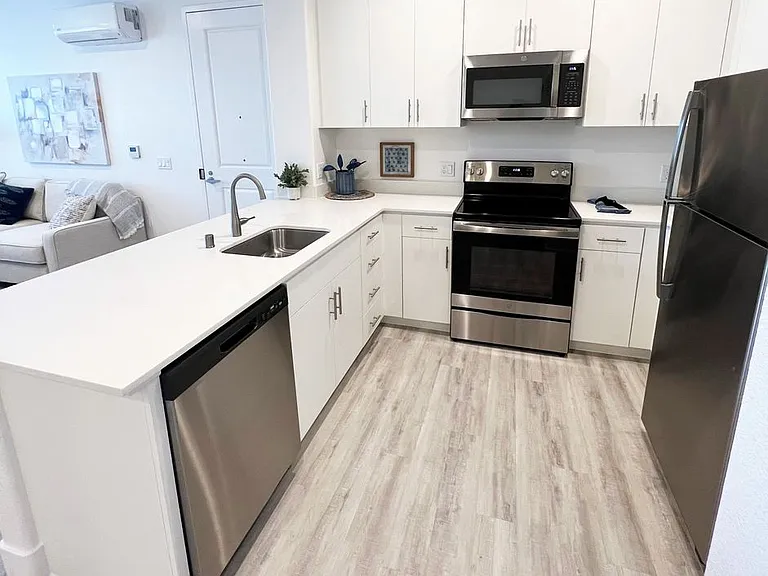 The Apartments at Santana Ranch — Photo 14