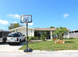 9921 Lakeside Ln, Port Richey, FL 34668