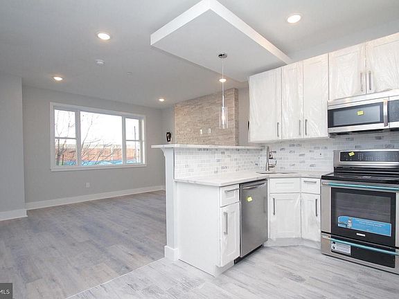 4th image of 2423 Frankford Ave Unit 2