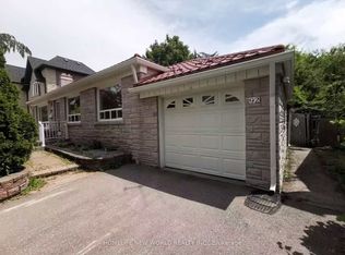 92 Earlton Rd, Toronto, ON M1T 2R6