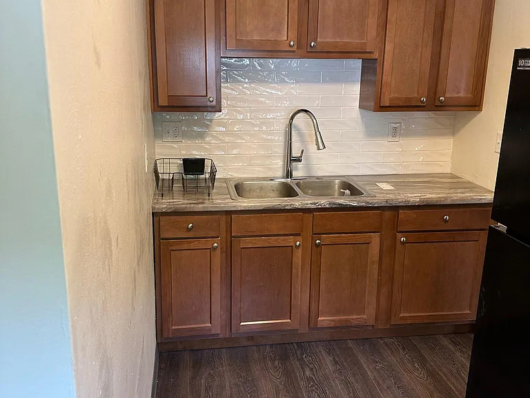 1800 Webster Ave #6 — Photo 15