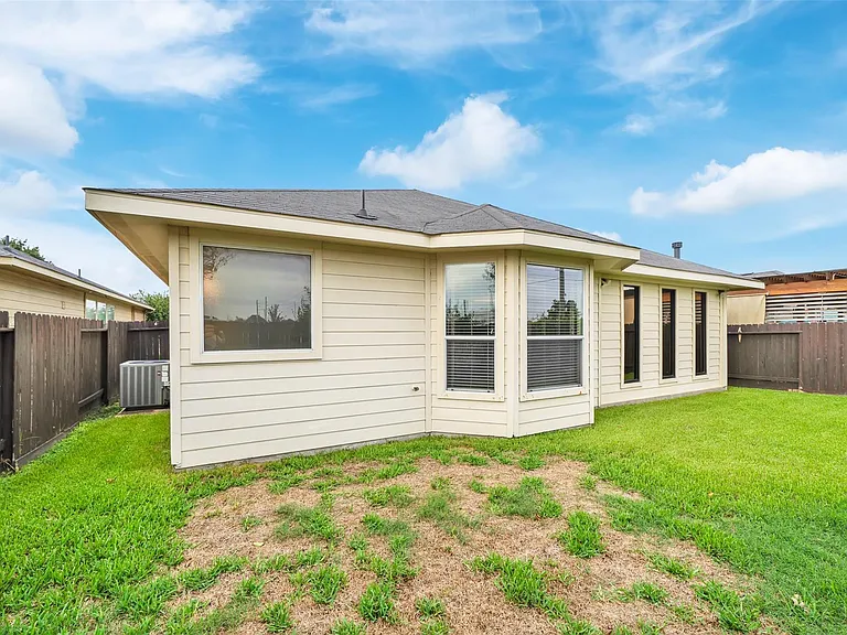 21627 Sierra Long Dr — Photo 33
