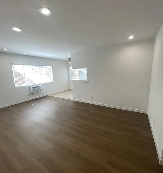 744 Pier Ave #1 — Photo 3