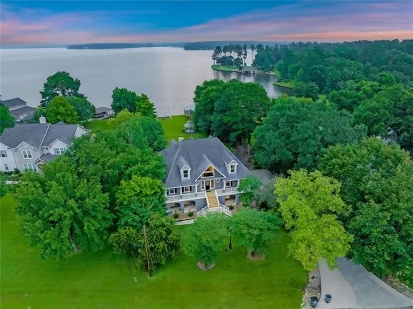 14766 Hillside Ln, Willis, TX 77318