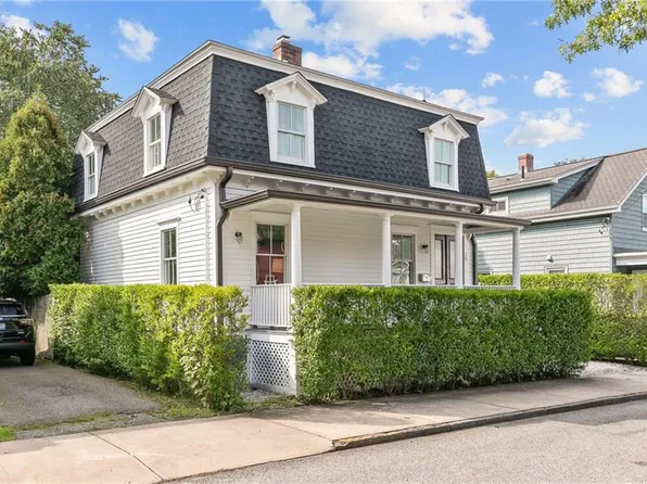 29 Carey St, Newport, RI 02840