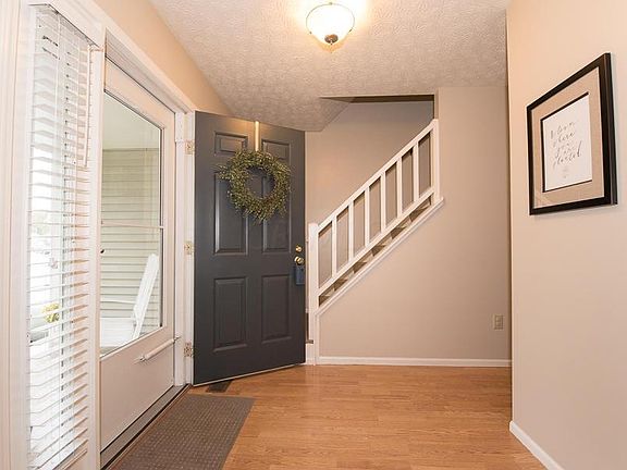 4th image of 320 Jonell Ln