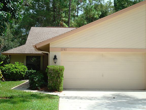 2nd image of 101 Fox Glen Dr