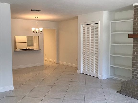 4th image of 152 Locke St APT A