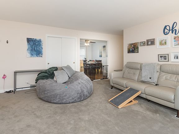 4th image of 1321 Balmoral Ave