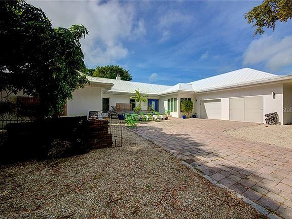 4th image of 703 Tropical Cir