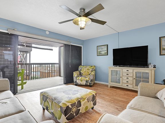4th image of 1311 S Lake Park Boulevard #3b