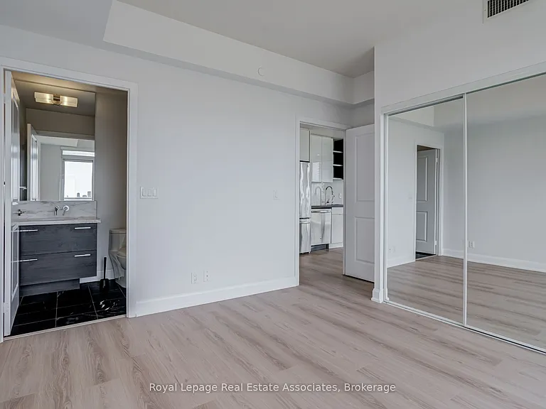 33 Shore Breeze Dr #2803 — Photo 7