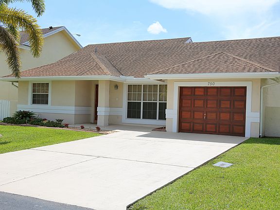 3rd image of 750 NW 207th Ter