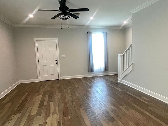 2nd image of 850 Sallier St #4