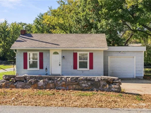 4428 N Olive St, Kansas City, MO 64116