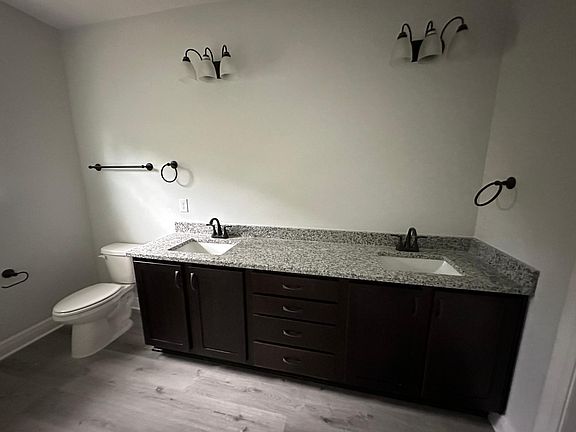 5th image of 1736 Sound Haven Ct