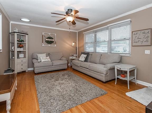 2nd image of 390 Wren Dr