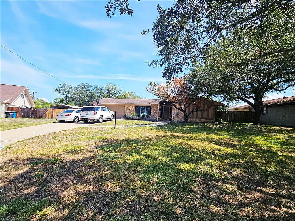 4 bed, 3.0 bath, 2198 sqft, $2,950 — Photo 1