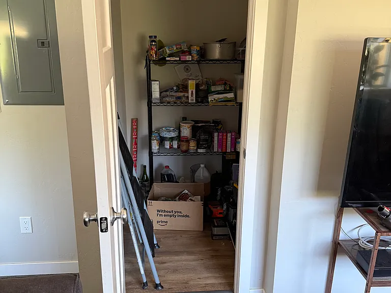 227 E 14th St #301 — Photo 6