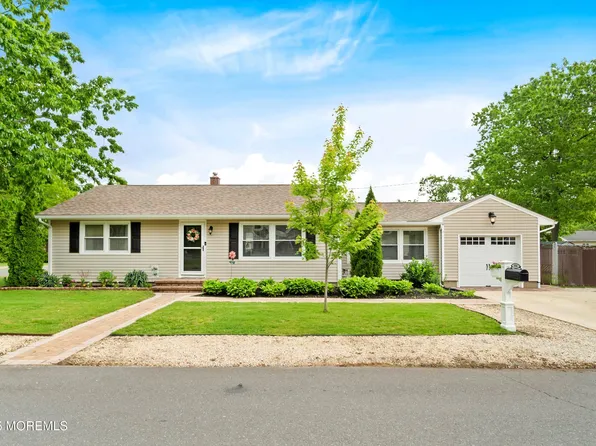 400 Linden Avenue, Pine Beach, NJ 08741