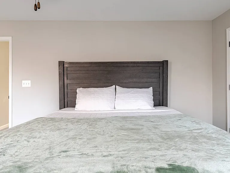 301 Rollason Dr — Photo 29