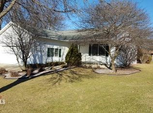 811 Terra West Dr, Freeport, IL 61032