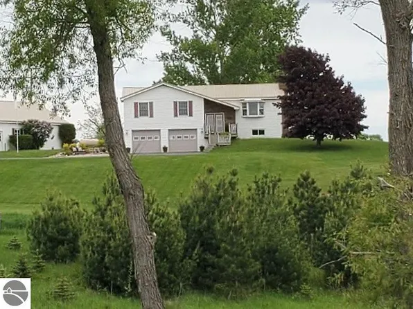 671 W Engel Rd, West Branch, MI 48661