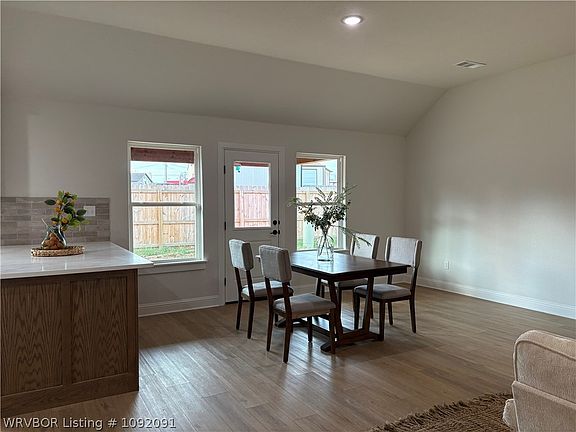 5th image of 1129 Hunter Dr